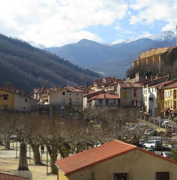 PRATS-DE-MOLLO, vila fortificada. Visita guiada en català